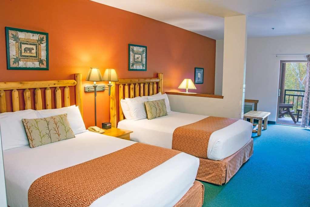 The Waters Of Minocqua Hotel Room photo