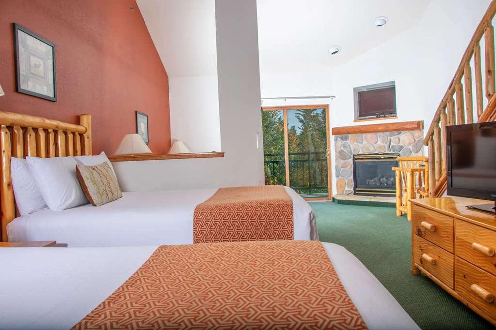The Waters Of Minocqua Hotel Room photo